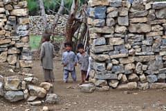 न खाने को खाना न कपड़े, ये हैं दुनिया के सबसे गरीब देश