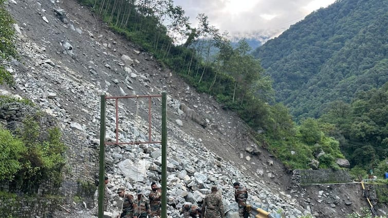 <div>7 Of Family Feared Dead As Landslide Hits J&K's Reasi, Rescue Ops Underway</div>