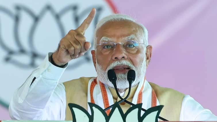 Maharashtra Polls: PM Modi’s 'Ek Hai, Toh Safe Hai' Remark After Adityanath's 'Batenge, Katenge' Slogan — WATCH