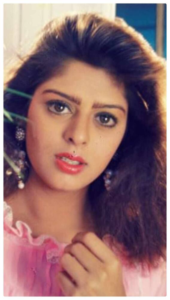 49 की उम्र में किस एक्टर से शादी रचाने जा रही ये हसीना?