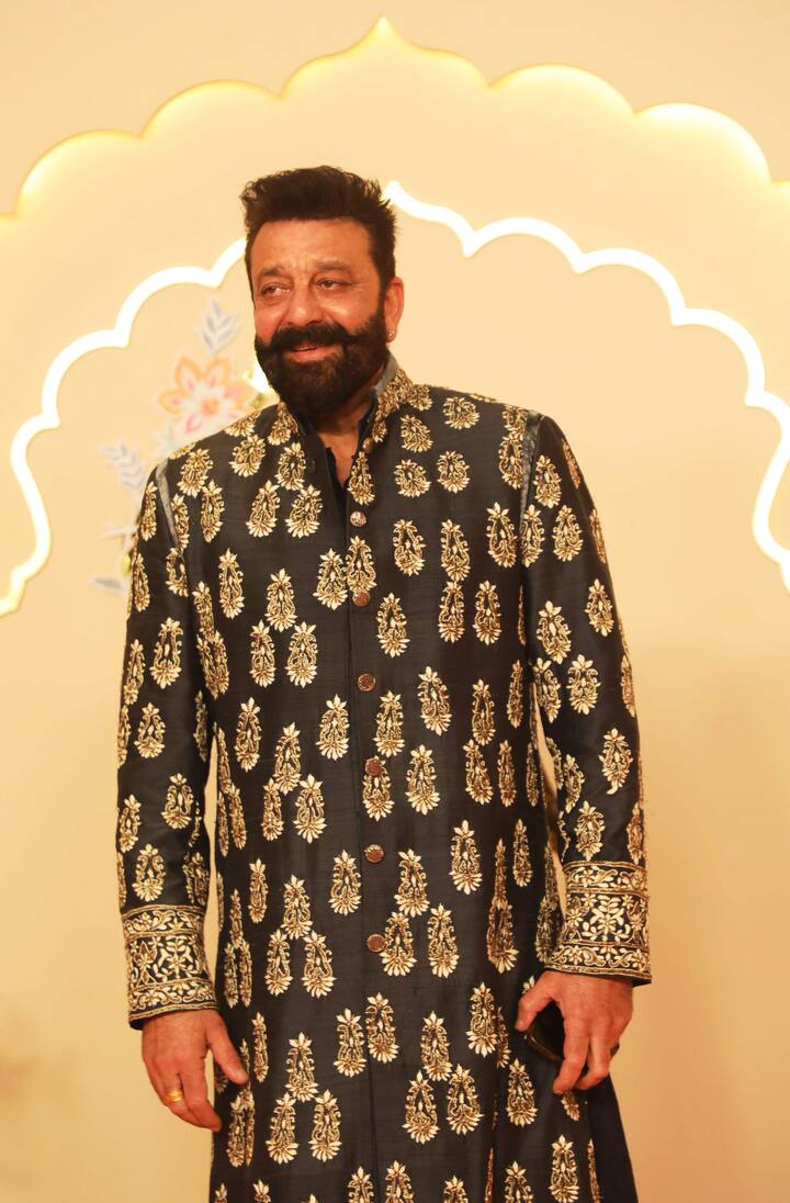 Sanjay Dutt: He has a long history of alleged ties with underworld figures. He has reportedly received numerous threats over the years from terrorists like Dawood Ibrahim.