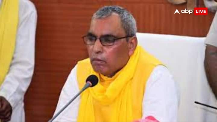 इस बीच बीजेपी के पंचायती राज मंत्री ओमप्रकाश राजभर का बयान भी चर्चा में रहा है. उन्होंने यूपी के मुख्यमंत्री योगी आदित्यनाथ के बयान पर प्रतिक्रिया दी, जिसमें योगी ने कहा था
