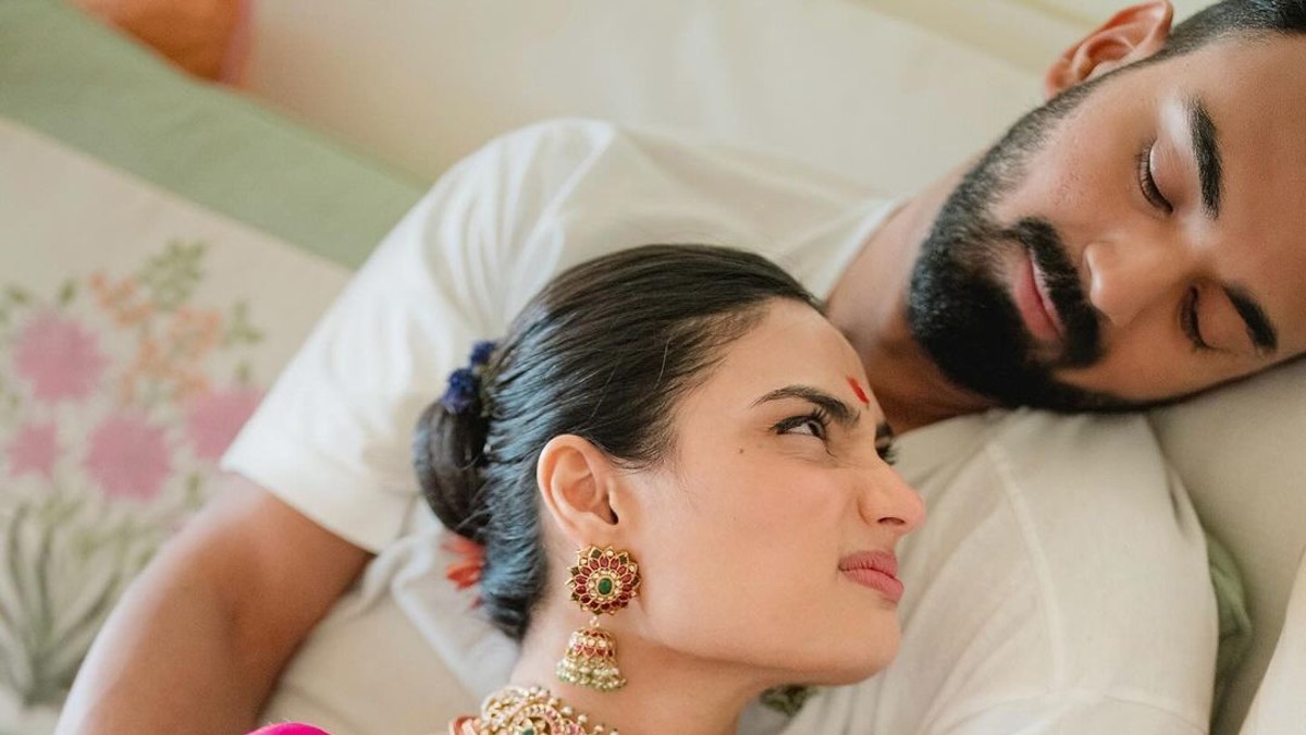 Athiya Shetty Announces Pregnancy With Husband KL Rahul In Cute Post To  Welcome Child In 2025