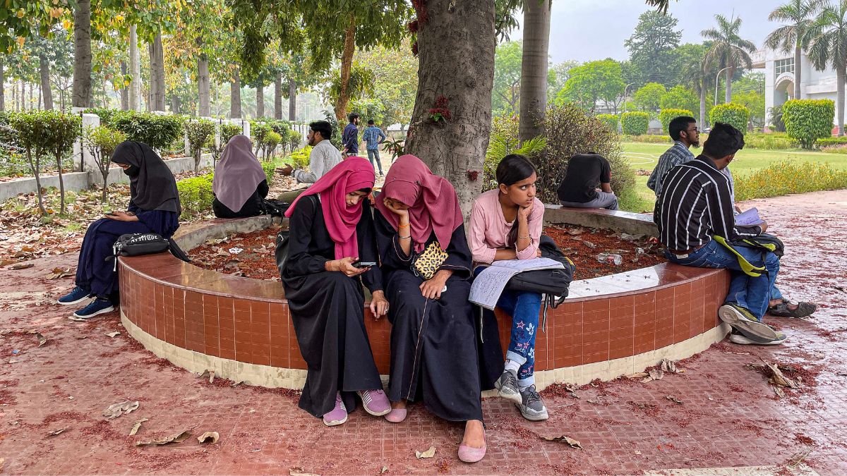 AMU 'Chaman' For Minorities Or For Everyone? A Look At Aligarh Muslim University's Status Since Independence