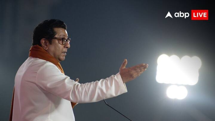 राज ठाकरे की पार्टी 288 में से 139 सीटों पर चुनाव लड़ रही है, लेकिन सवाल यह है कि बड़े गठबंधन की लड़ाई में राज ठाकरे की पार्टी 139 विषय कितनी सीटों पर चुनाव जीत पाएगी. कितनी सीटों पर उनकी जमानत जब्त होगी और कितनी सीटों पर दूसरे दलों का खेल बिगाड़ पाएगी.