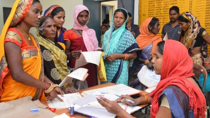 छत्तीसगढ़ सरकार की ओर से 5 फरवरी 2024 से लेकर 20 फरवरी 2024 तक यानी 20 दिन तक आवेदन के लिए समय दिया गया था. लेकिन इस दौरान कई महिलाएं ऐसी थी जो योजना में आवेदन नहीं कर पाईं थीं. उन्हें लाभ नहीं मिल पाया था. अब उनके लिए दोबारा पोर्टल ओपन किया जाएगा.