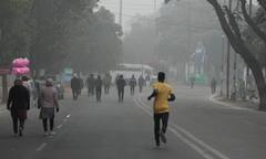 ठंड के लिए कब तक करना होगा इंतजार? मौसम विभाग ने बताया दिल्ली-NCR समेत उत्तर भारत में इस तारीख से पड़ेगी सर्दी