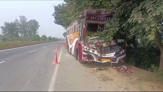 Accident: અમદાવાદથી અયોધ્યા દર્શને જતી બસને નડ્યો  અકસ્માત, 3નાં કરૂણ  મોત