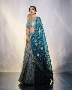 Sophie choudry : ટ્રેડિશનલ લૂકમાં જોવા મળી એક્ટ્રેસ અને સિંગર સૌફી, જુઓ તસવીરો