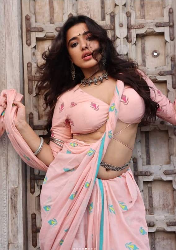 કેતિકાના હૉટ ફોટોશૂટથી ઇન્ડસ્ટ્રીમાં મચી ધમાલ