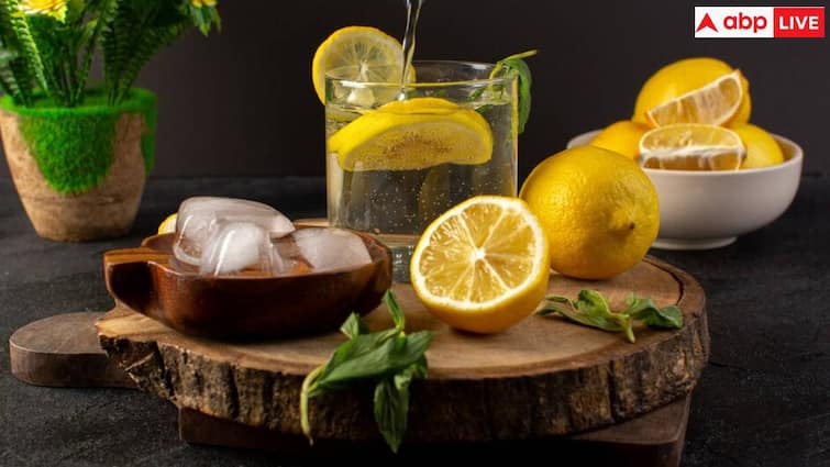 If you want to avoid frequent colds and coughs in winter, drink lemon and clove water on an empty stomach in the morning.