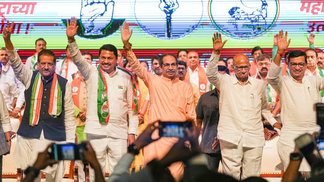 MVA में मुख्यमंत्री पद को लेकर कांग्रेस नेता पृथ्वीराज चव्हाण का बड़ा बयान, बताया कौन तय करेगा CM Maharashta Election 2024 Prithviraj Chavan on CM face of MVA Congress Shiv Sena UBT NCP Sharad Pawar MVA में मुख्यमंत्री पद को लेकर कांग्रेस नेता पृथ्वीराज चव्हाण का बड़ा बयान, बताया कौन तय करेगा CM