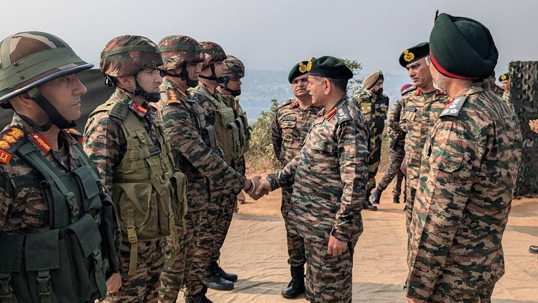 Jammu-Kashmir: 1 Terrorist Killed In Sopore Encounter; Army Chief Reviews Security Situation In Kathua Jammu-Kashmir News 1 Terrorist Killed In Sopore Baramulla As Encounter Breaks Out During Search Op By Army And Police Jammu-Kashmir: 1 Terrorist Killed In Sopore Encounter; Army Chief Reviews Security Situation In Kathua