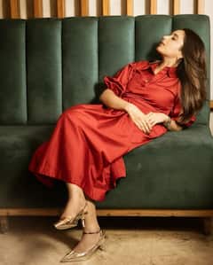 'OG' Priyanka Mohan:  రెడ్ డ్రెస్ లో గులాబీలా ఉన్న పవన్ కళ్యాణ్  'OG' బ్యూటీ ప్రియాంక మోహన్!