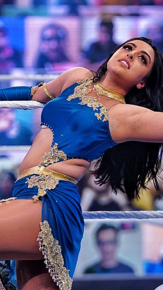भारतीय है WWE की सबसे हॉट महिला रेसलर