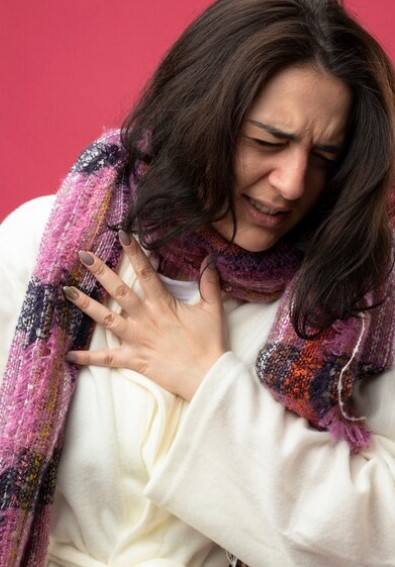 ਸਿਹਤ ਮਾਹਿਰਾਂ ਦਾ ਕਹਿਣਾ ਹੈ ਕਿ ਇਨ੍ਹਾਂ ਐਮਰਜੈਂਸੀ ਮੈਡੀਕਲ ਸਥਿਤੀਆਂ ਤੋਂ ਬਚਣ ਲਈ ਤੁਹਾਨੂੰ ਇਸ ਦੇ ਸ਼ੁਰੂਆਤੀ ਸੰਕੇਤਾਂ ਨੂੰ ਸਮੇਂ ਸਿਰ ਸਮਝ ਲੈਣਾ ਚਾਹੀਦਾ ਹੈ, ਤਾਂ ਜੋ ਇਸ ਦੀ ਰੋਕਥਾਮ ਕੀਤੀ ਜਾ ਸਕੇ। ਅੱਜ ਤੁਹਾਨੂੰ ਇਸ ਰਿਪੋਰਟ ਦੇ ਜ਼ਰੀਏ ਰਾਤ ਨੂੰ ਸੌਂਦੇ ਸਮੇਂ ਦਿਲ ਦੀ ਅਸਫਲਤਾ ਦੇ 5 ਸਭ ਤੋਂ ਆਮ ਲੱਛਣਾਂ ਬਾਰੇ ਦੱਸਾਂਗੇ, ਜਿਨ੍ਹਾਂ ਨੂੰ ਸਮਝਣਾ ਆਸਾਨ ਹੈ।