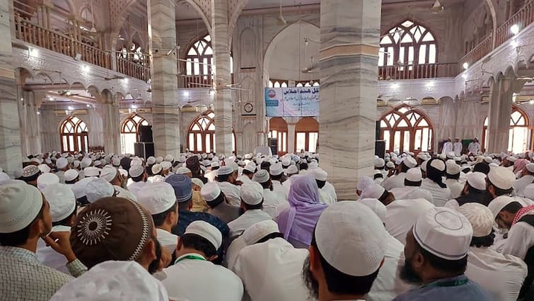 UP: Darul Uloom Lifts Ban On Women's Entry But Puts These Conditions