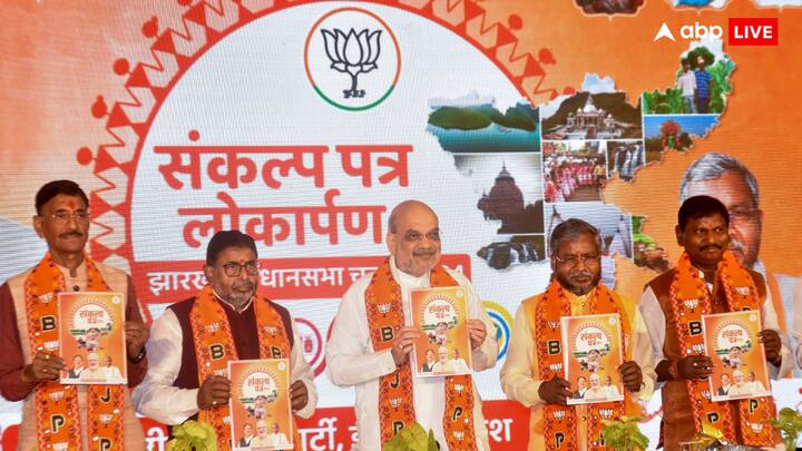 सौर ऊर्जा के अधिकतम उपयोग के साथ गरीब और मध्यम वर्ग के बिजली बिलों को कम करने की योजना बनाई गई है. माना जा रहा है कि ये कदम ऊर्जा खर्चों में राहत देगा और पर्यावरण के अनुकूल भी होगा.