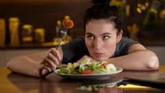 Migraine Diet: মাইগ্রেন ভোগালে মেনে চলুন এই ডায়েট, যন্ত্রণা থেকে মিলবে মুক্তি