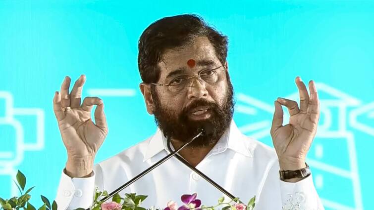 Maharashtra CM post Naresh Mhaske Bihar model said Eknath Shinde should continue as CM शिंदे गुट के नेता ने BJP को याद दिलाया बिहार वाला फॉर्मूला? CM पर दिया बड़ा बयान