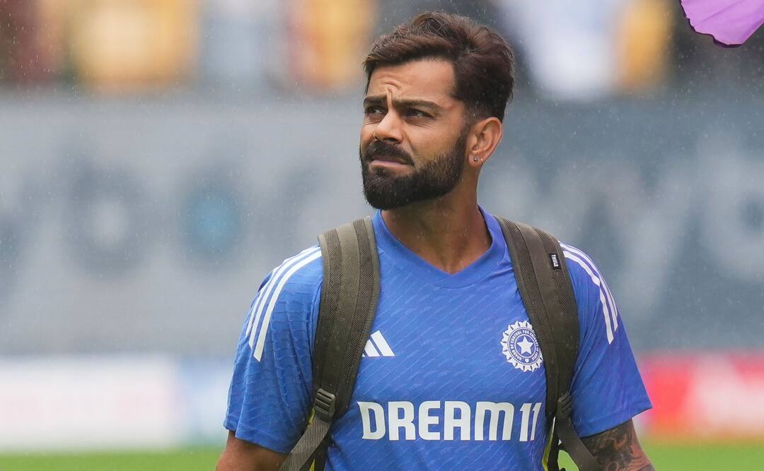 Border Gavaskar Trophy: बॉर्डर-गावस्कर ट्रॉफी के लिए सबसे पहले ऑस्ट्रेलिया पहुंचे विराट कोहली, पर्थ टेस्ट के लिए कसी कमर Border Gavaskar Trophy Virat Kohli Arrive In Perth For IND vs AUS 1st Test Virat Kohli test records in Australia Border Gavaskar Trophy: बॉर्डर-गावस्कर ट्रॉफी के लिए सबसे पहले ऑस्ट्रेलिया पहुंचे विराट कोहली, पर्थ टेस्ट के लिए कसी कमर