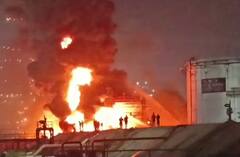 Vadodara:  IOCLમાં લાગેલી આગ હજુ પણ બેકાબૂ,  અમદાવાદ અને આણંદથી બોલાવાઈ ફાયરની ટીમ  