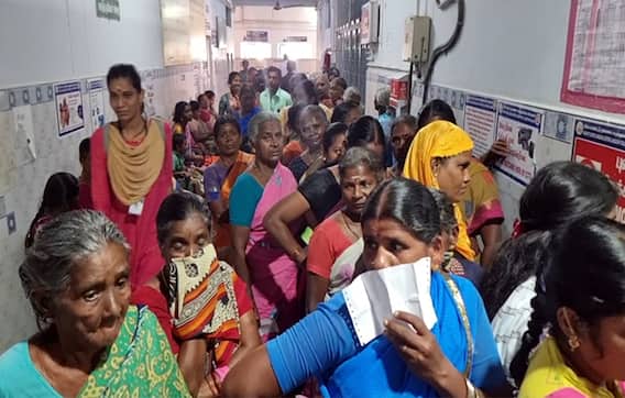 அதிகரிக்கும் வைரஸ் காய்ச்சல்.. அரசு மருத்துவமனையில் நிரம்பி வழியும் நோயாளிகள்
