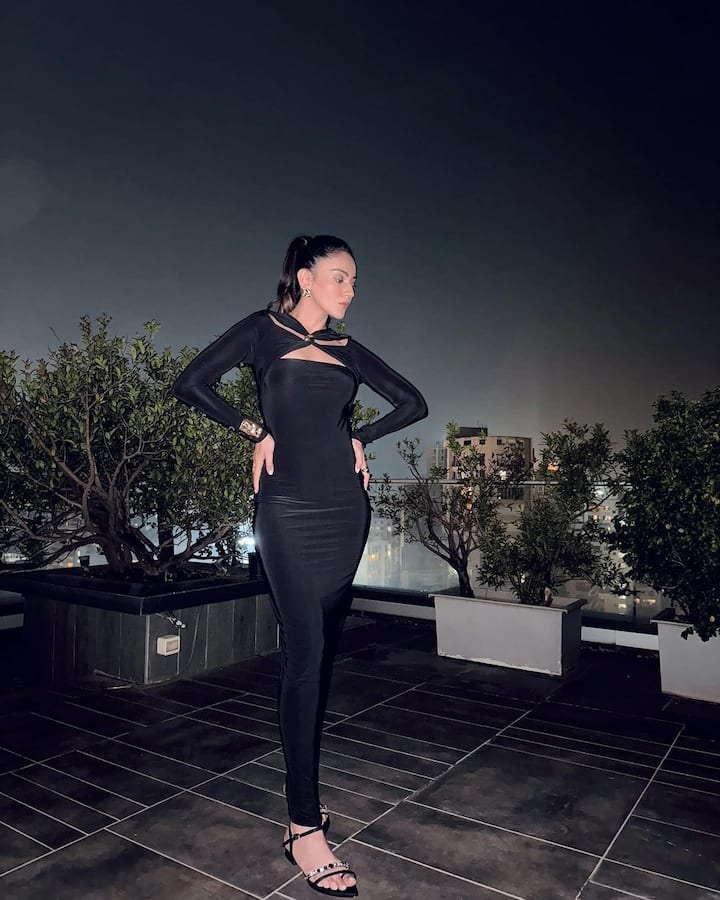 Rakul wore an outfit by the designer label The Bae Club. Her outfit revealed her perfectly toned physique.