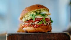 Burger Side Effects: तुम्ही आठवड्यातून अनेक वेळा बर्गर खाता का? जाणून घ्या त्याचे साईड इफेक्ट्स..