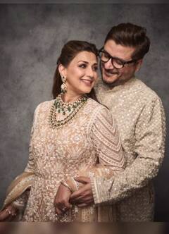 शादी की 22वीं सालगिराह पर पति संग रोमांटिक हुईं सोनाली बेंद्रे, गोल्डी बहल के साथ शेयर की कोजी तस्वीरें