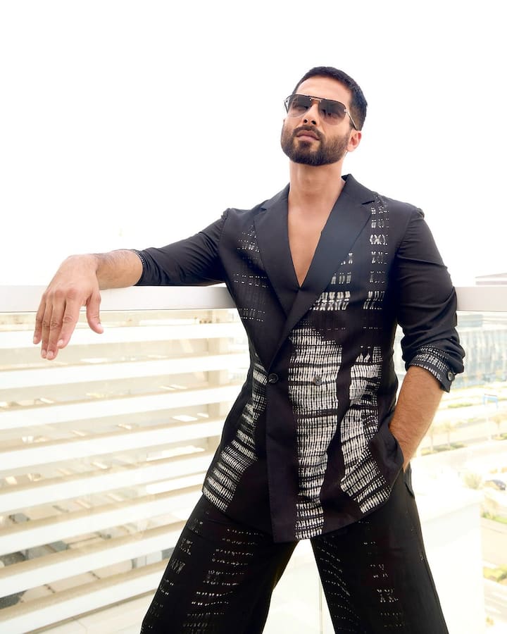 Apart from OTT, the actor also has dominance over OTT. He has been seen playing excellent characters in superhit series like 'Farzi'.