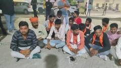 बस्ती में बजरंग दल के नेताओं का थाने में प्रदर्शन, थानेदार पर लगाया अनदेखी का आरोप