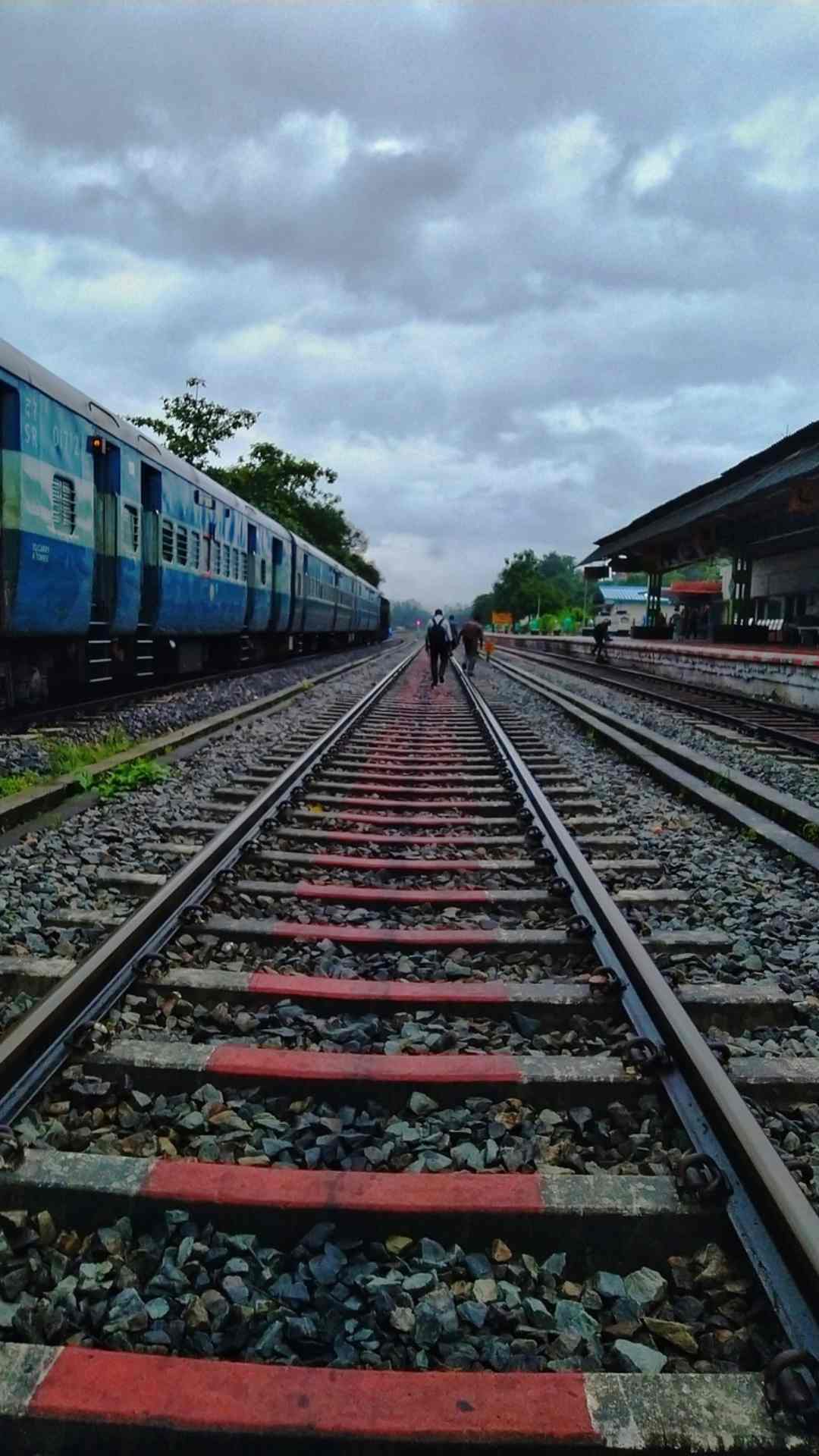 कैसे जोड़ा जाता है ट्रेन का इंजन?