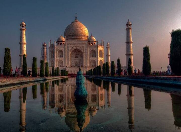 ਅਸਲੀਅਤ ਇਹ ਹੈ ਕਿ ਤਾਜ ਮਹਿਲ ਦਾ ਰੰਗ ਜ਼ਰੂਰ ਬਦਲਦਾ ਹੈ, ਪਰ ਇਹ ਸਥਾਈ ਨਹੀਂ ਹੈ। ਤਾਜ ਮਹਿਲ ਦਾ ਰੰਗ ਸੂਰਜ ਦੀ ਰੌਸ਼ਨੀ ਦੀ ਸਥਿਤੀ ਅਨੁਸਾਰ ਲਗਾਤਾਰ ਬਦਲਦਾ ਰਹਿੰਦਾ ਹੈ।