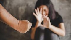 रस्त्यात अडवून मारहाण, मैत्रिणीचा जबडा केला फ्रॅक्चर, पुण्यातील धक्कादायक प्रकार, नेमकं काय घडलं?