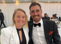 IN PICS: महिला क्रिकेटर के प्यार में हुआ 'क्लीन बोल्ड', ऑस्ट्रेलिया के इस तूफानी गेंदबाज की प्रैक्टिस से शुरू हुई लव स्टोरी