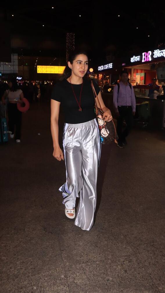 साराची चमकणारी शिमरी पँट्स, वेस्टर्न लुकवर पॅप्स फिदा!