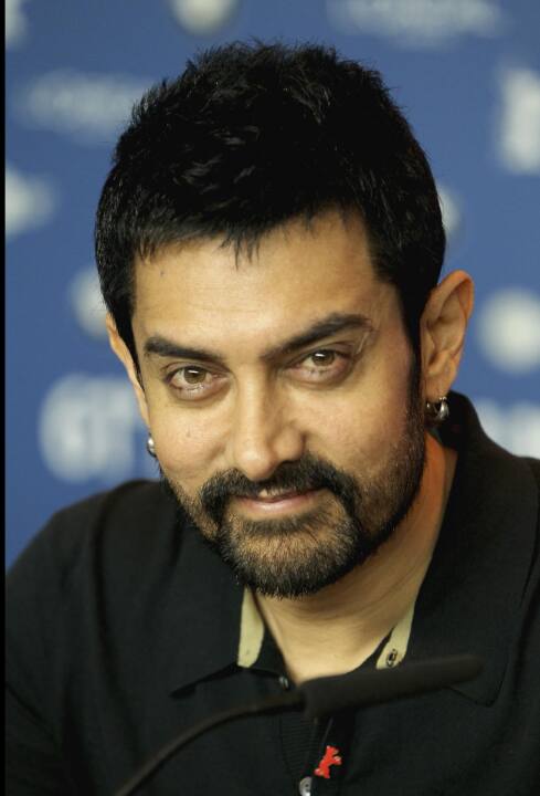 आमिर ने आगे कहा, “इसलिए यह कहने के लिए यह एक तरह का इमोशनल रिएक्शन था और मैंने काफी फिल्में की हैं, 35 साल हो गए हैं. फिल्में करने के बाद अब मैं अपने परिवार और निजी रिश्तों पर ध्यान दे  सकता हूं... इसलिए मैंने अपने परिवार को फोन किया और कहा, 'सुनो, मैं अब फिल्में नहीं करने जा रहा हूं, मैं आप लोगों के साथ समय बिताना चाहता हूं.'