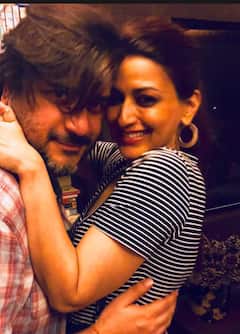 शादी की 22वीं सालगिराह पर पति संग रोमांटिक हुईं सोनाली बेंद्रे, गोल्डी बहल के साथ शेयर की कोजी तस्वीरें