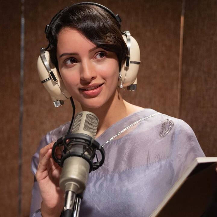 From 'Bhool Bhulaiyaa 3' to 'Animal', Triptii Dimri is on a roll! The actress is not just on a signing spree, but she is also delivering back-to-back hits.