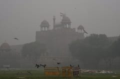 साफ हवा में सांस लेने के लिए मोहताज हुई दिल्ली! इस सीजन में पहली बार 'गंभीर' हुआ AQI