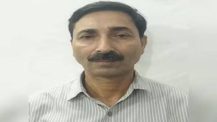 Uttar Pradesh Bareilly Official suggests Bribe In Instalments Breaks New Grounds Arrested இன்ஸ்டால்மென்டில் லஞ்சம் வாங்கிய அரசு அதிகாரி.. பயங்கர ஐடியாவா இருக்கே!