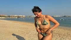 Ananya Panday Photo: બિકીની લુક્સમાં ગોર્જિયસ લાગે છે અનન્યા પાંડે, તસવીરો પરથી નજર નહીં હટે