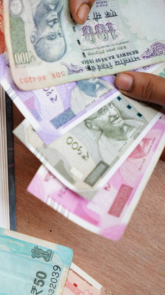 জমাতেই পারেন না টাকা, খরচ করেই নিঃস্ব হন এই রাশির জাতকরা