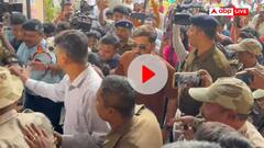 Watch: रांची में पत्नी संग वोट डालने पहुंचे धोनी, लोगों का ऐसा था रिएक्शन