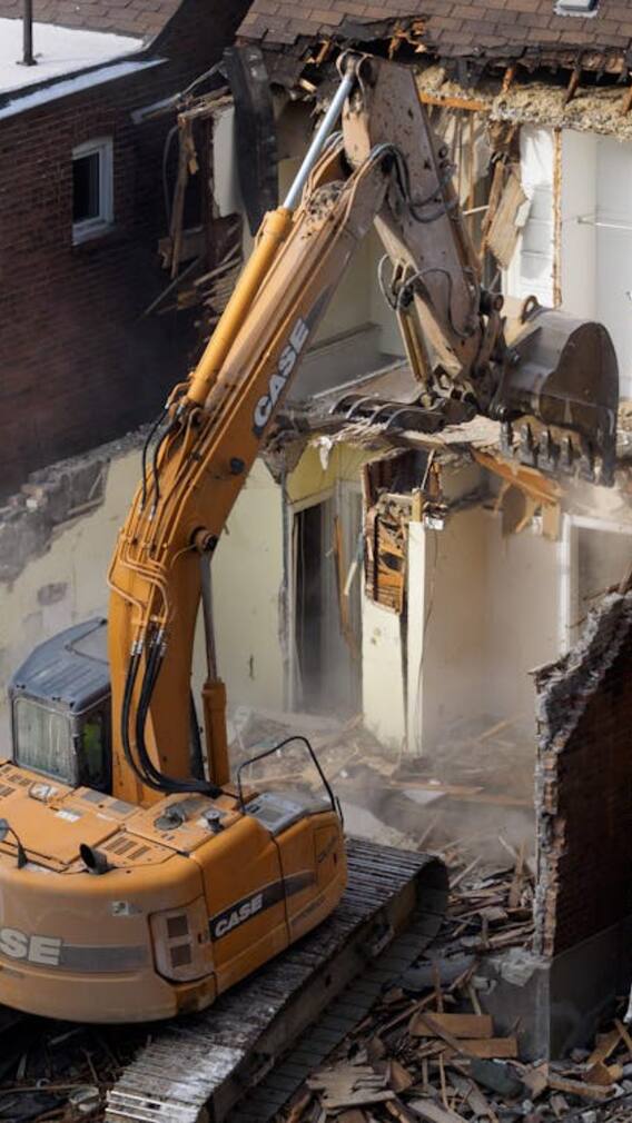 बुलडोजर से पहले कैसे गिराई जाती थी कोई बिल्डिंग या घर? जानकर नहीं होगा आपको यकीन