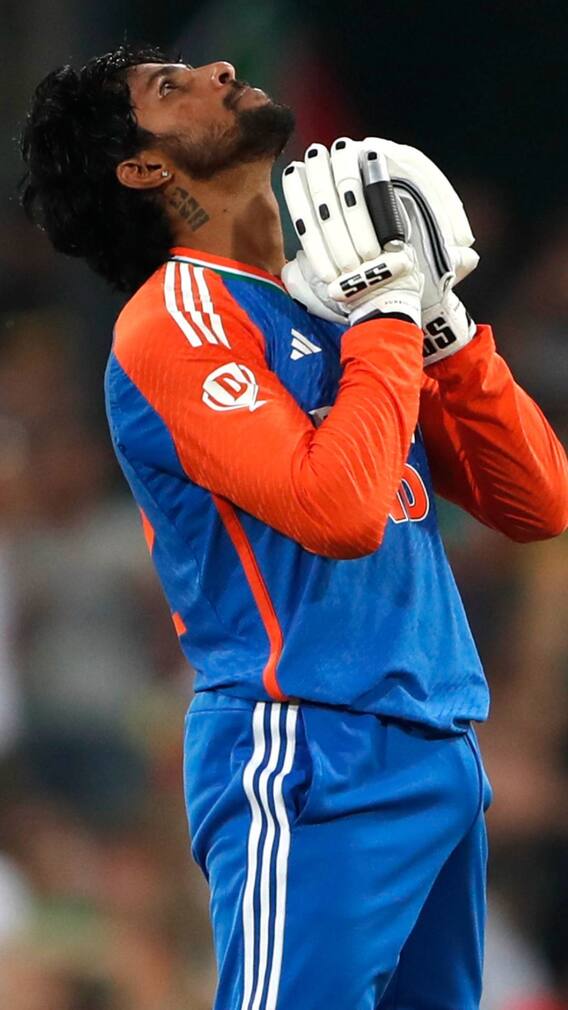 तिलक वर्मा ने विस्फोटक शतक से तोड़े रिकॉर्ड, रोहित भी छूटे पीछे