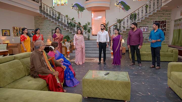 టెంపుల్ కాంట్రాక్ట్ విషయంలో రాజ్-కావ్య మధ్య పోటీ పెడతాడు సీతారామయ్య. ఈ డిజైన్లు ఎవరు వేసి కాంట్రాక్ట్ మనకు దక్కేలా చేస్తారో వాళ్లే కొత్త సీఈవో అంటాడు. ఇద్దరూ సవాల్ చేసుకుంటారు. ఈ పోటీలో గెలిచినవారికి నగదు బహుమతి ఇవ్వాలంటాడు సుభాష్.