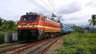 Train Accident: તેલંગાણામાં મોટી ટ્રેન દૂર્ઘટના, માલગાડીના 11 ડબ્બા પાટી પરથી ઉતર્યા, 20 થી વધુ ટ્રેનો કેન્સલ