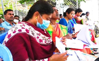 தகுதியானோருக்கு துரோகம்.. சலுகை காட்டவும், பணம் ஈட்டவுமா ஆசிரியர் இட மாறுதல்? அன்புமணி கேள்வி